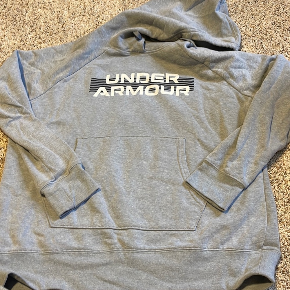 Under Armour Heatgear sweatshirt